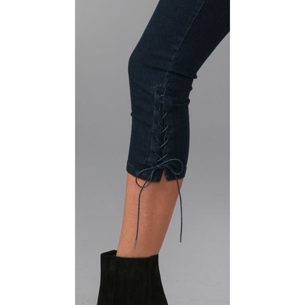 JUICY COUTURE Capris - Picture 7 of 16